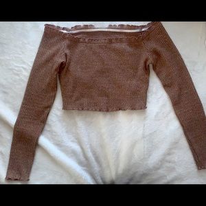 lettuce trim off the shoulder top